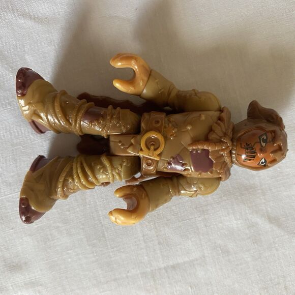 Poison Ivy And Scare Crow Action Figures 3” Tall - Picture 4 of 8